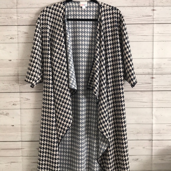 Houndstooth printed Lularoe Shirley - Picture 1 of 6